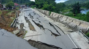 Longsor, Jalan Trans Sulawesi di Poso-Tentena Putus Total