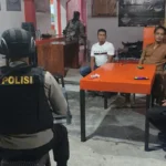 Satgas Preemif Ops Madago Raya berkunjung ke kediaman Andrian, eks napiter Poso, Sabtu (11/1/2024). (Foto: Humas Ops Madago Raya)