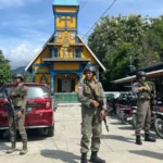 Personel Madago Raya pada pengamanan Paskah di Poso, Minggu (20/4/2025). (Foto: Humas Satgas Madago Raya)