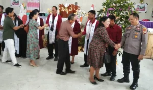 Polisi Hadir di Perayaan Kenaikan Isa AL Masih Gereja El-Saddai Poso